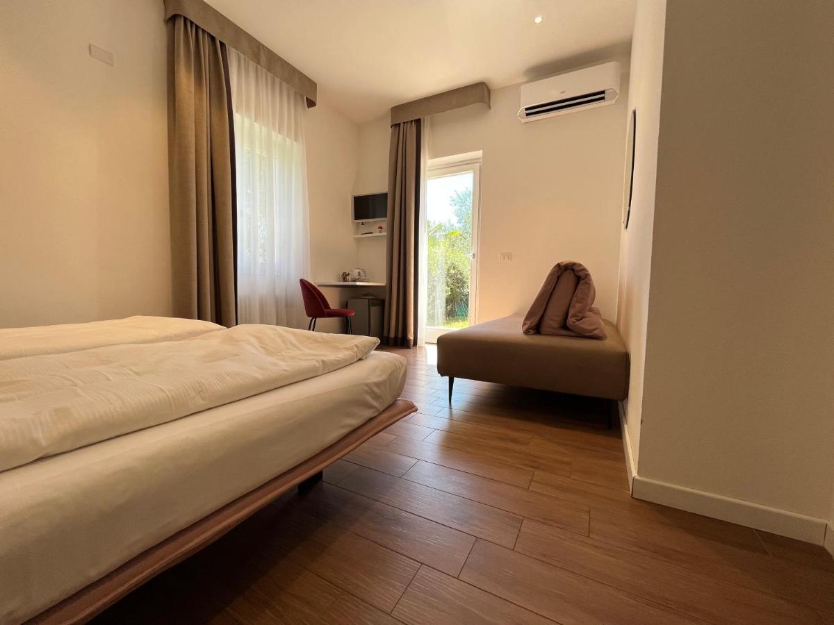Agritur Fiore D'Ulivo ริวาเดลการ์ดา ภายนอก รูปภาพ