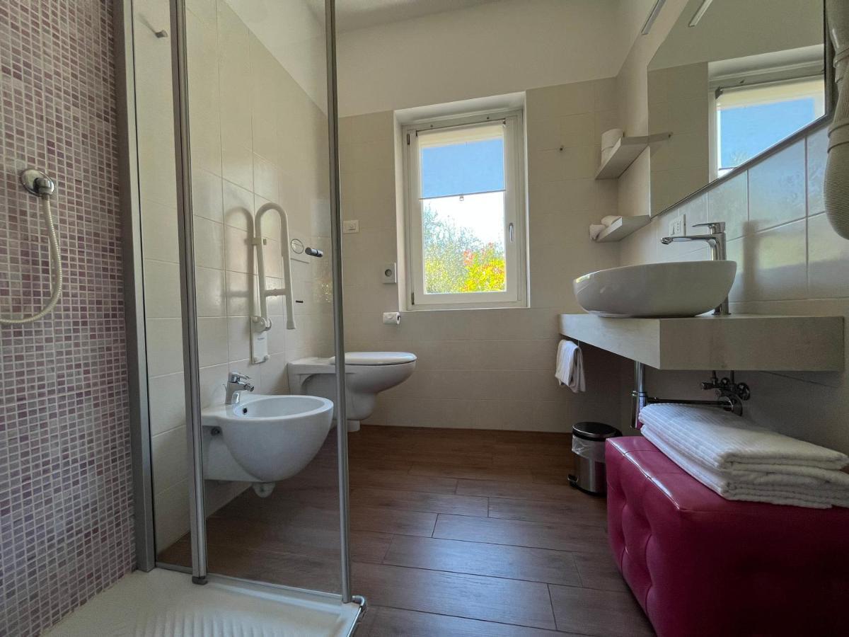 Agritur Fiore D'Ulivo ริวาเดลการ์ดา ภายนอก รูปภาพ