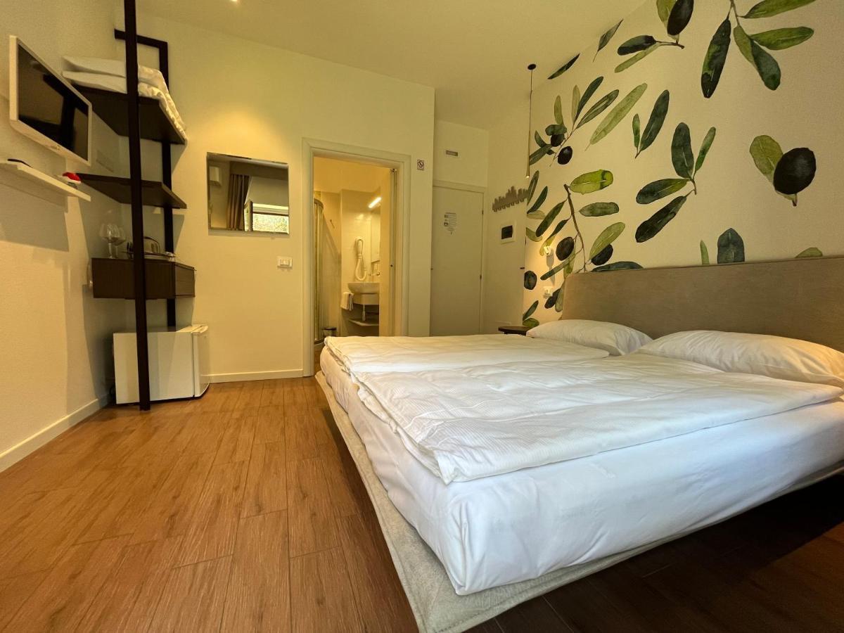 Agritur Fiore D'Ulivo ริวาเดลการ์ดา ภายนอก รูปภาพ