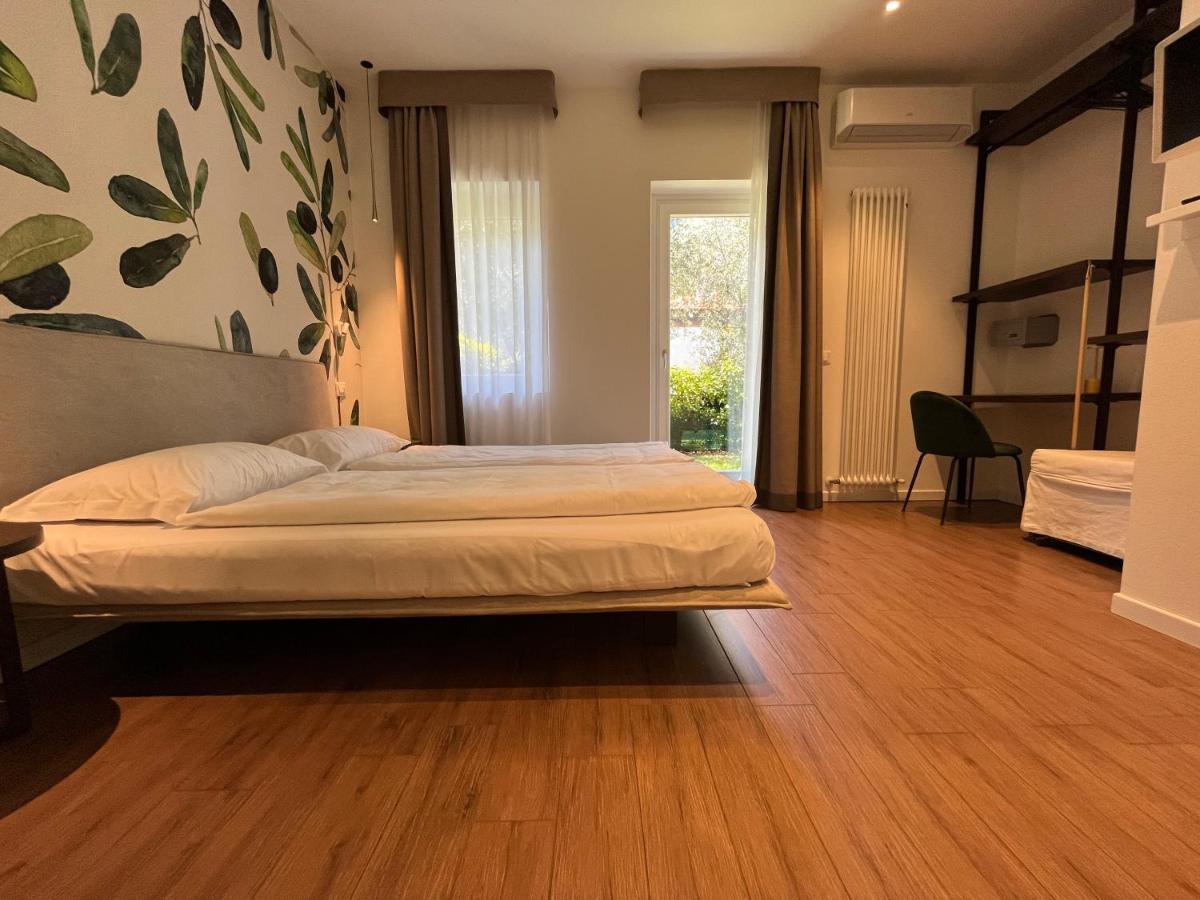 Agritur Fiore D'Ulivo ริวาเดลการ์ดา ภายนอก รูปภาพ
