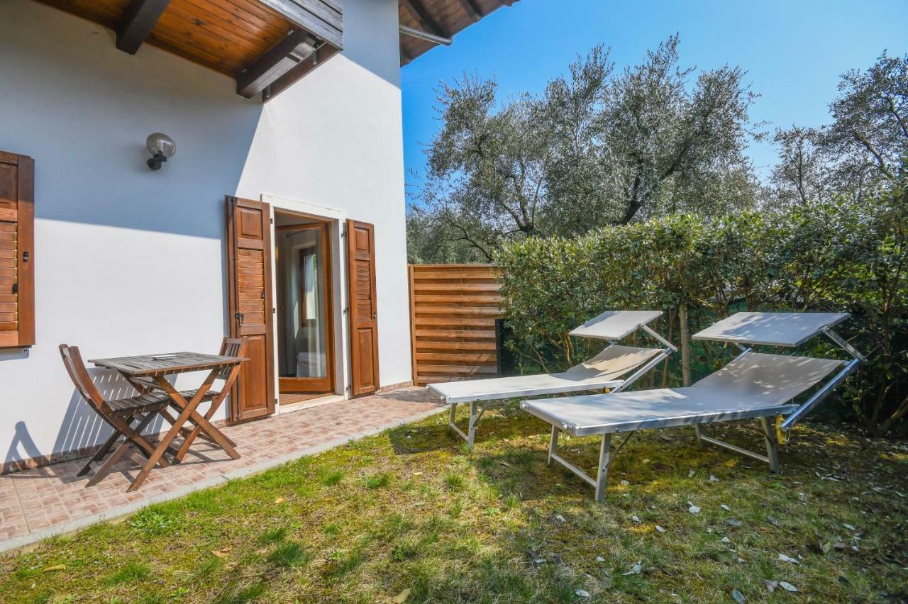 Agritur Fiore D'Ulivo ริวาเดลการ์ดา ภายนอก รูปภาพ