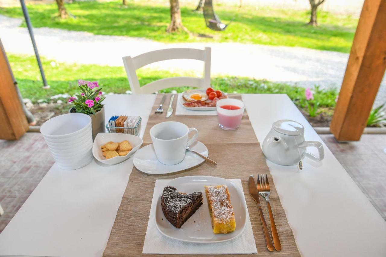 Agritur Fiore D'Ulivo ริวาเดลการ์ดา ภายนอก รูปภาพ