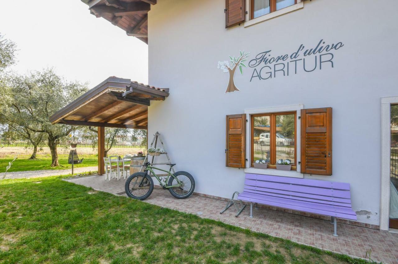 Agritur Fiore D'Ulivo ริวาเดลการ์ดา ภายนอก รูปภาพ